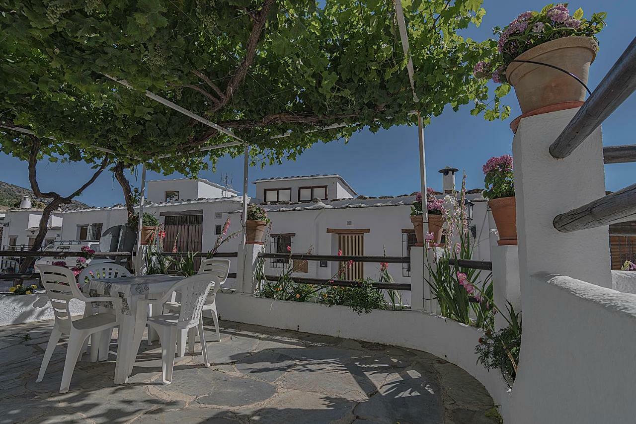 Apartamentos Rurales Las Chimeneas Capileira Exterior photo